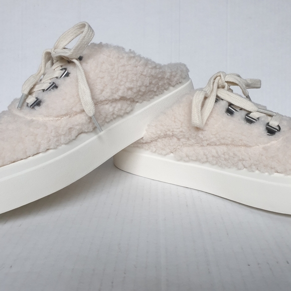 Lucky Brand Tolini Sherpa Lace-Up Slip-On Platform Sneaker in Stucco Cream 7.5 - Picture 10 of 16